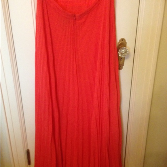 Laundry by Shelli Segal Coral Hudson Gown - Picture 8 of 9